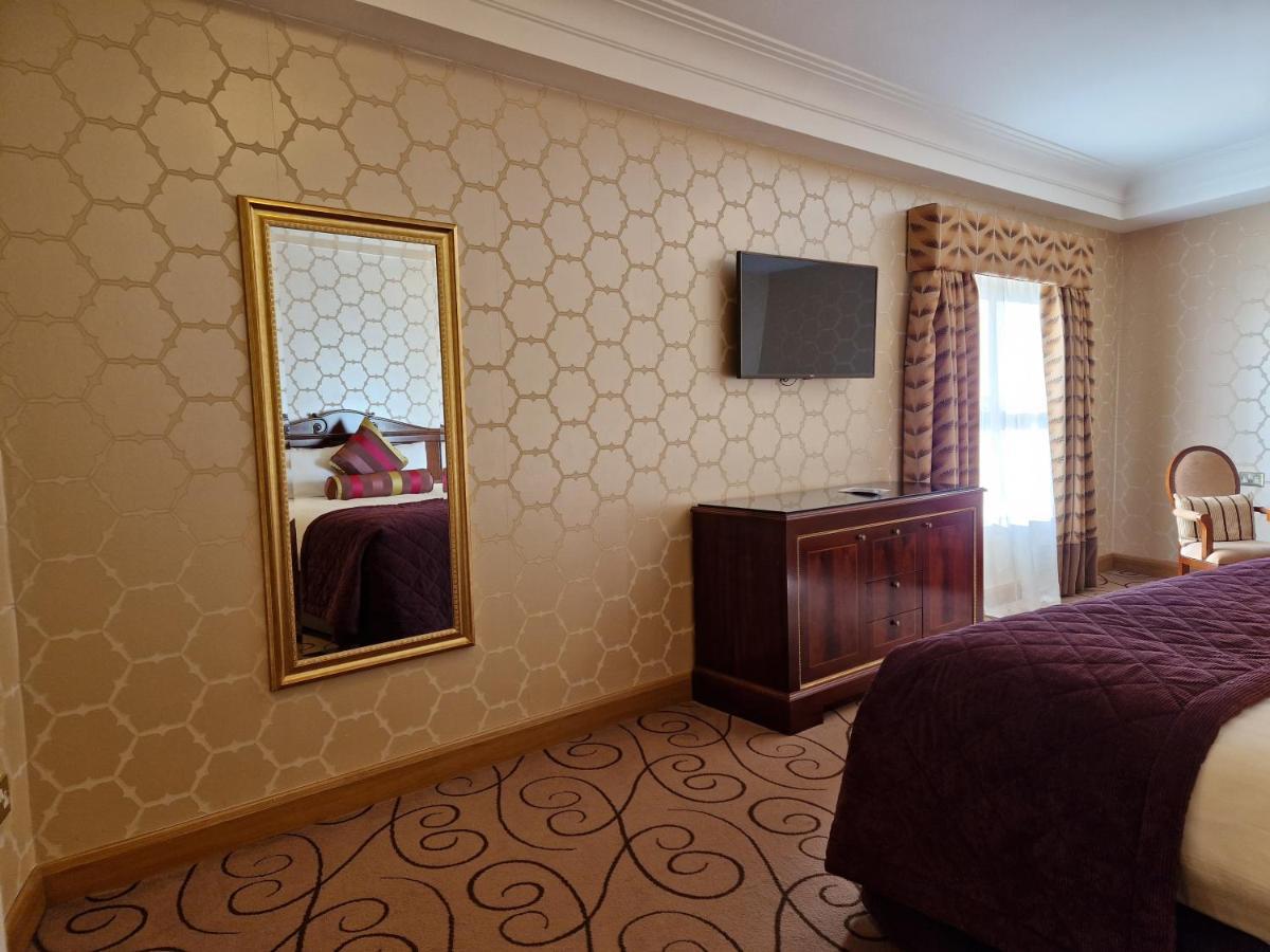 Lawlors Hotel Naas Kültér fotó