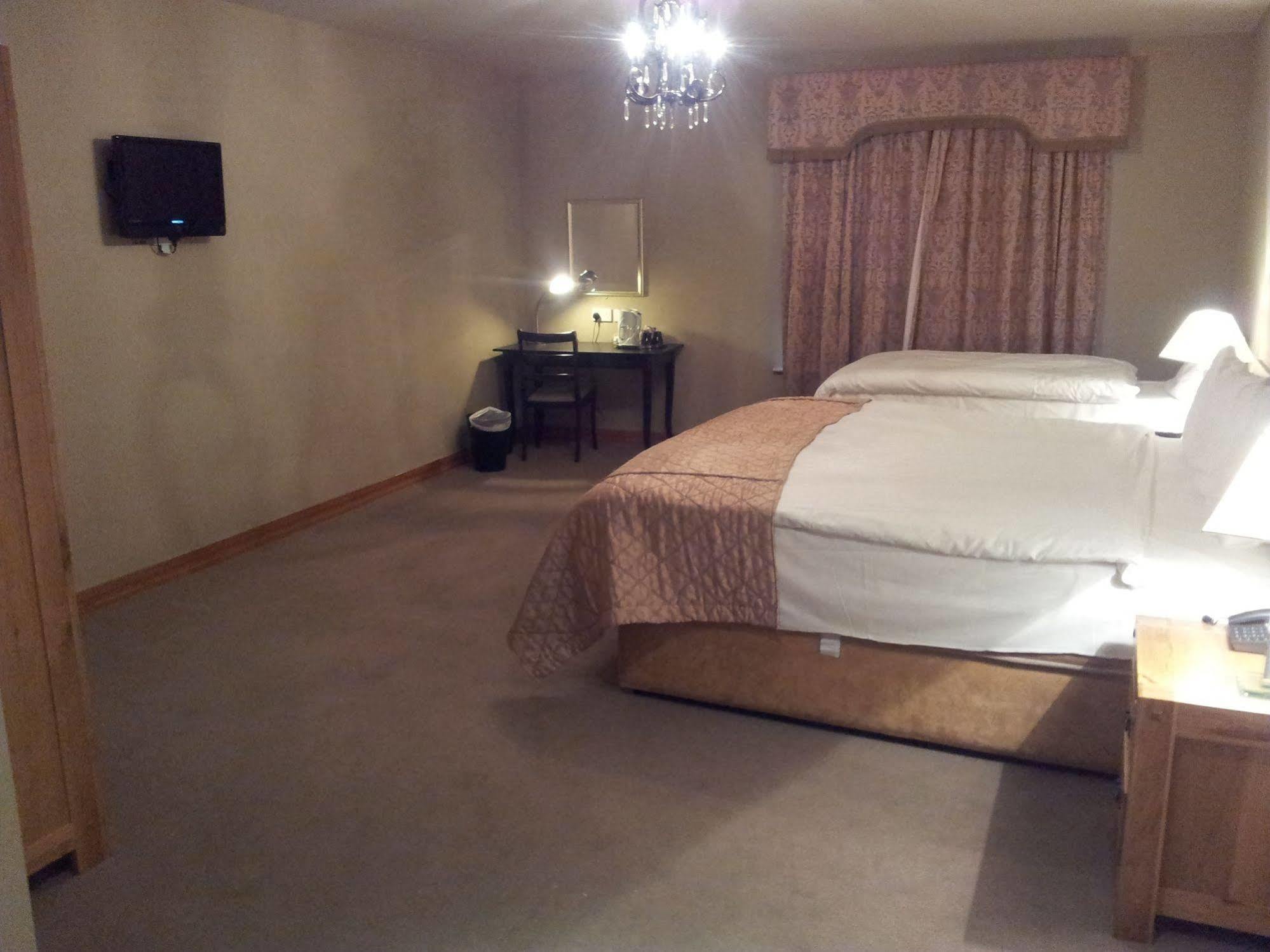 Lawlors Hotel Naas Kültér fotó