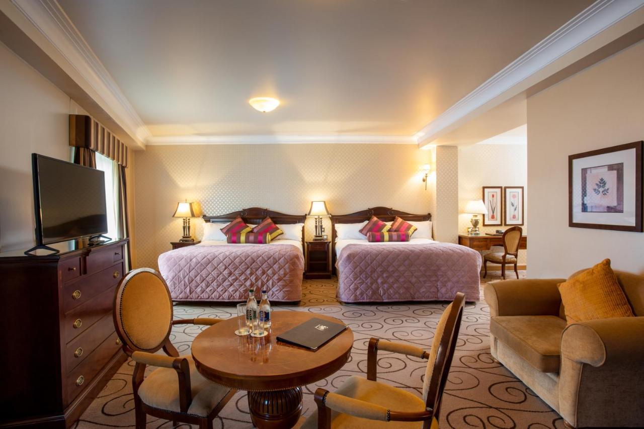 Lawlors Hotel Naas Kültér fotó