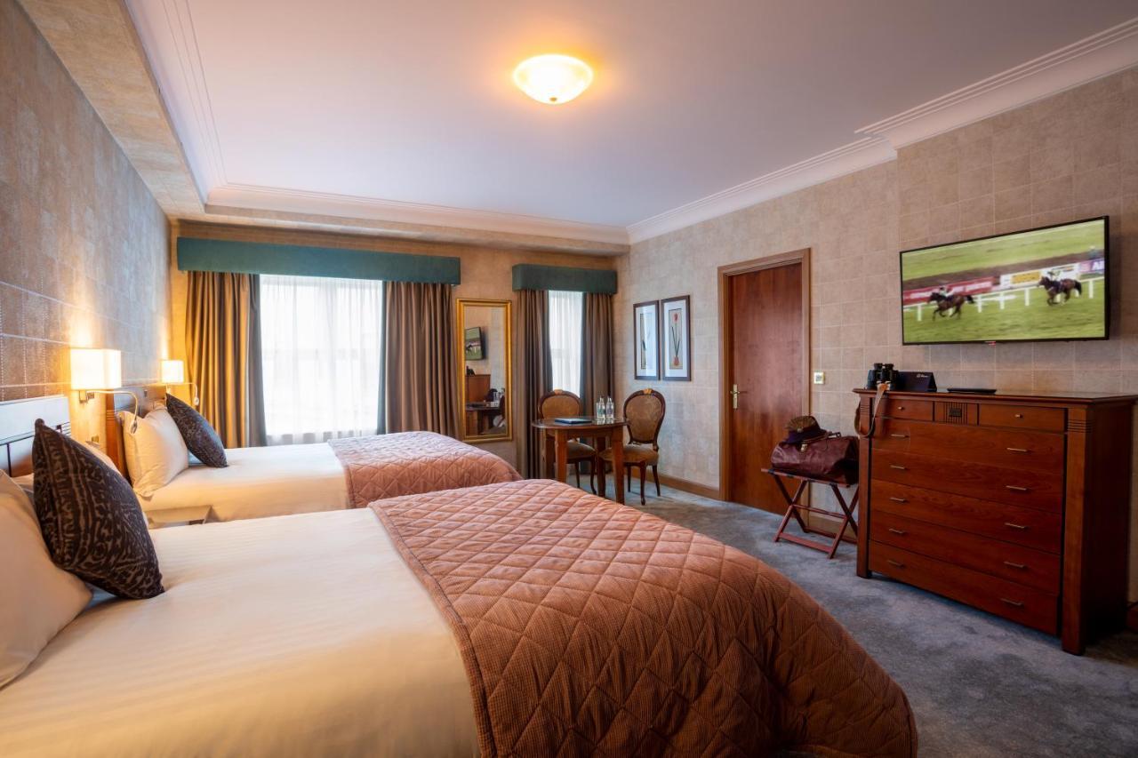 Lawlors Hotel Naas Kültér fotó